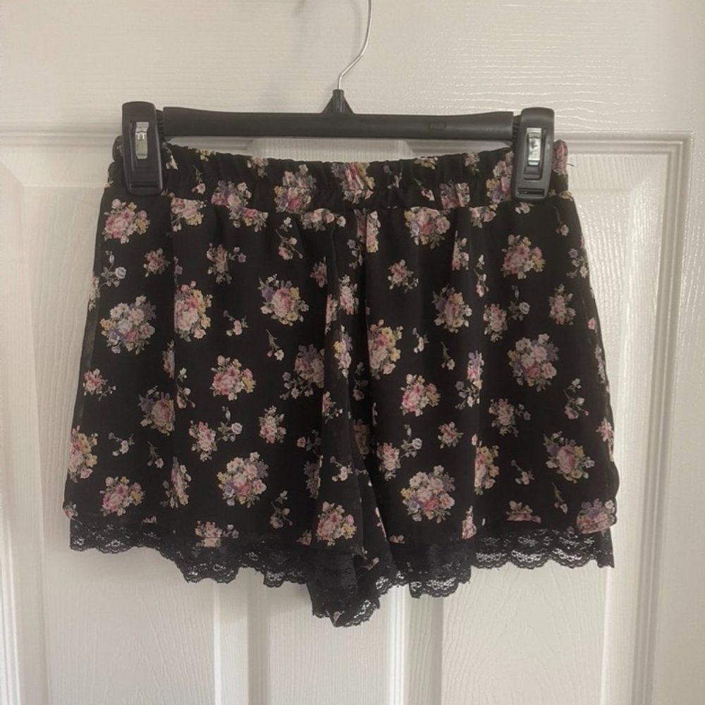 Floral Print Black Shorts with lace hem